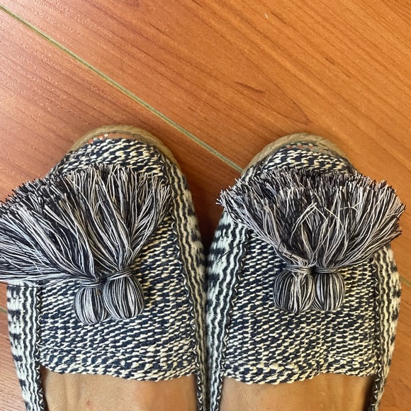 Handmade & Very Comfortable Flats. - Picture 2 of 6